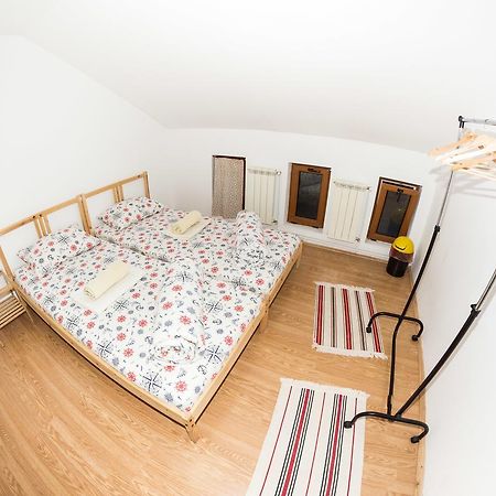 Exit Routine Hostel 蒂米什瓦拉 外观 照片