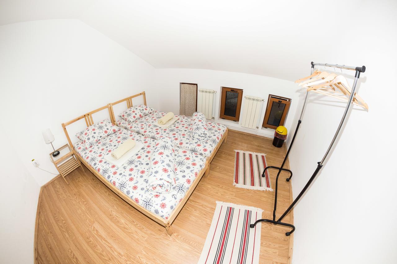 Exit Routine Hostel 蒂米什瓦拉 外观 照片