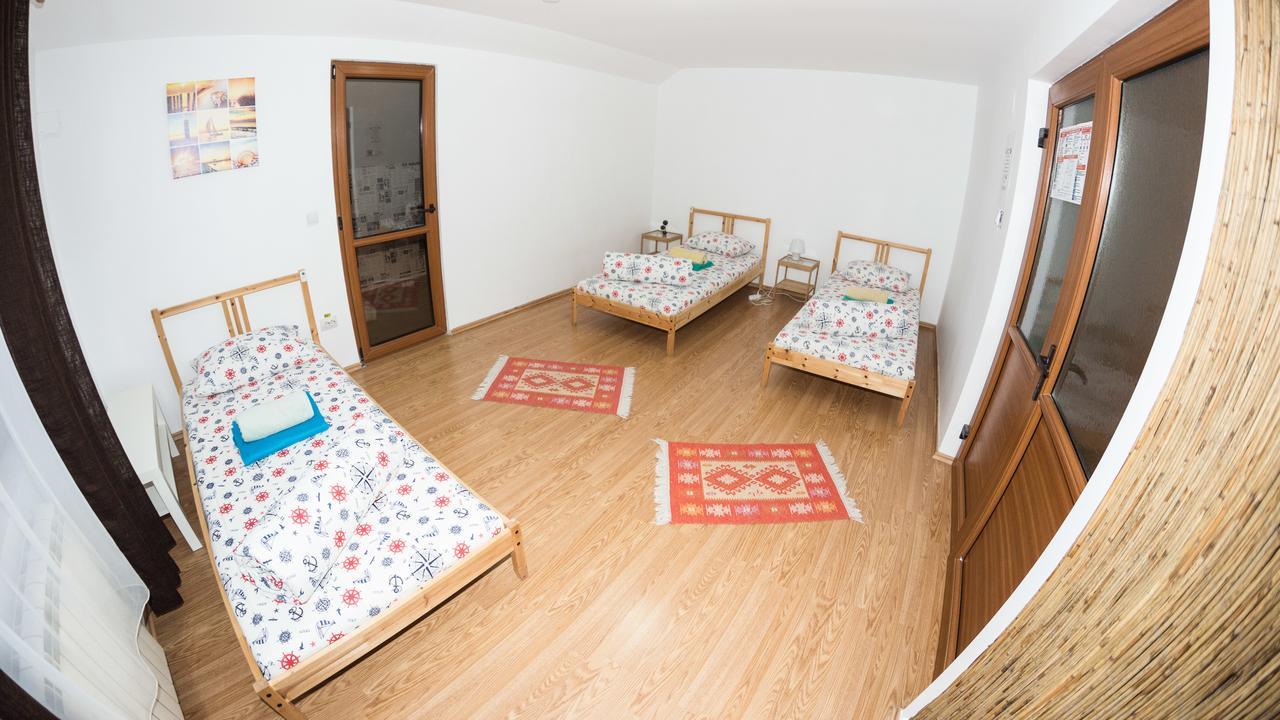 Exit Routine Hostel 蒂米什瓦拉 外观 照片