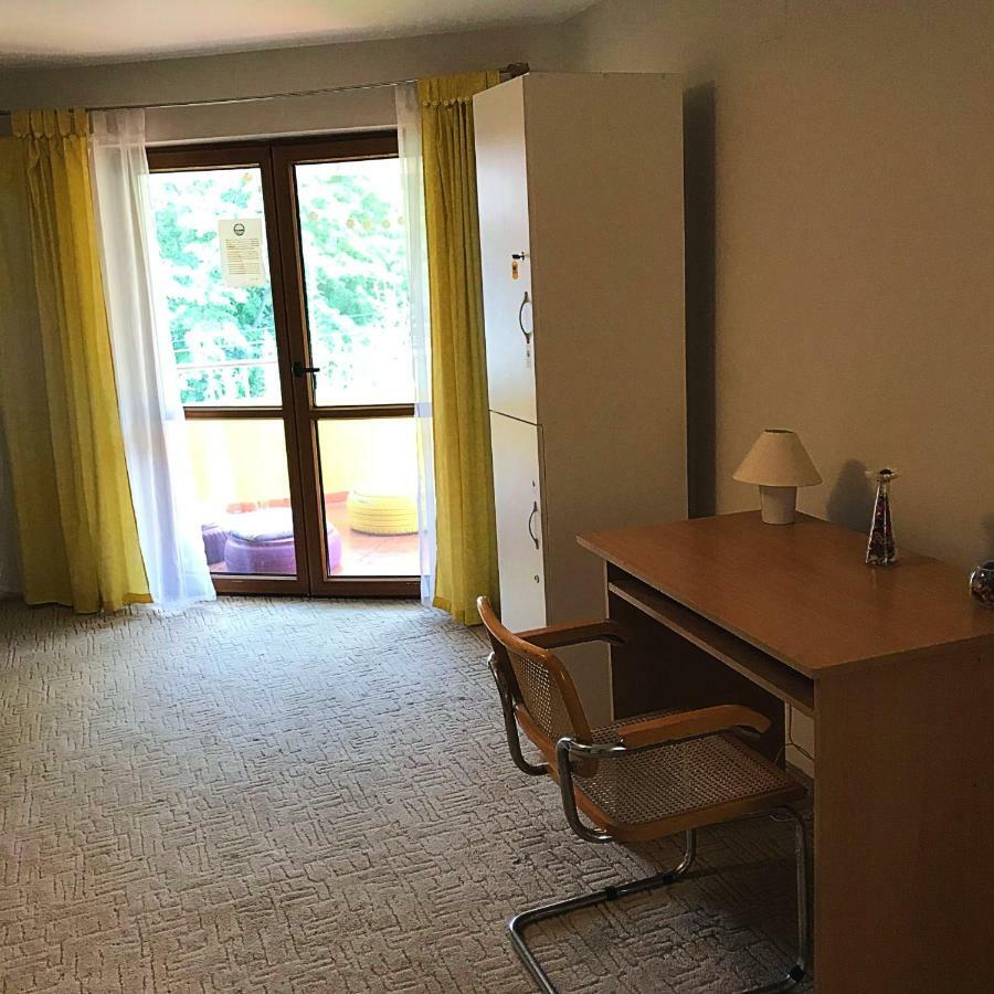 Exit Routine Hostel 蒂米什瓦拉 客房 照片